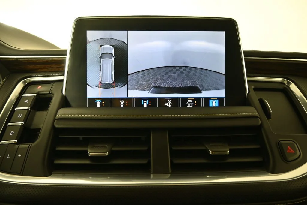Used 2021 IRIDESCENT PEARL TRICOAT Chevrolet Premier image 30