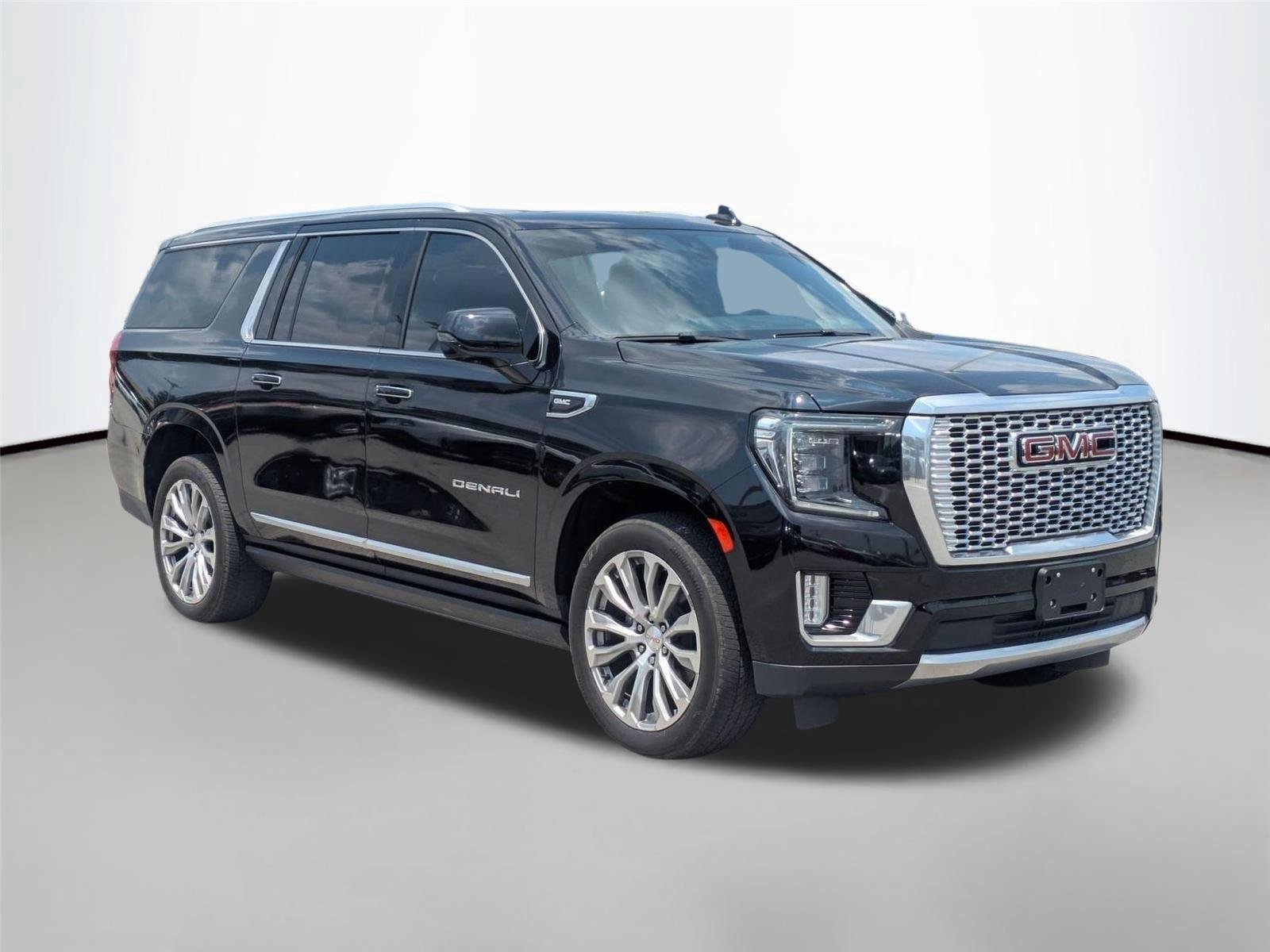 Used 2022 Onyx Black GMC Denali image 3