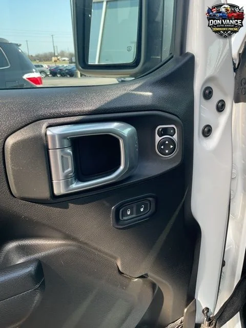 Certified Used 2025 White/off-white Jeep Rubicon image 11