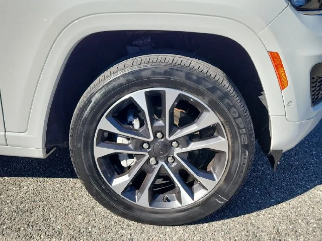 2023 Jeep Grand Cherokee Overland - Photo 6