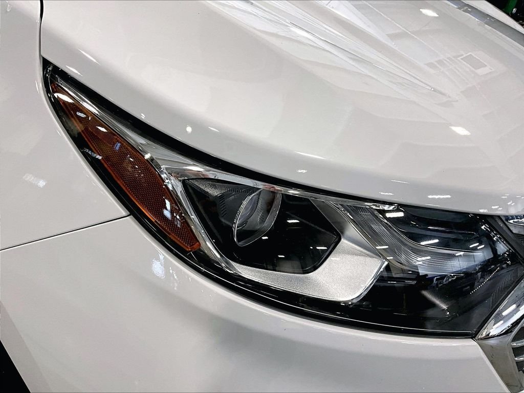 Used 2021 White Chevrolet Premier image 34
