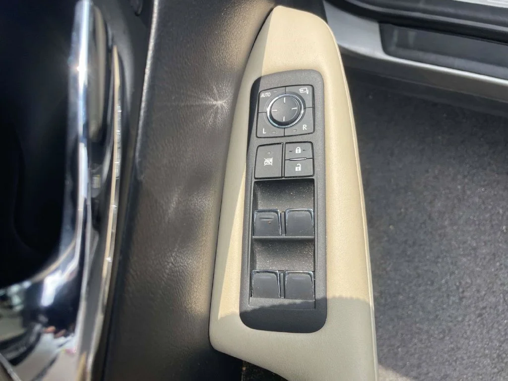Used 2021 Silver Lexus 350 image 16