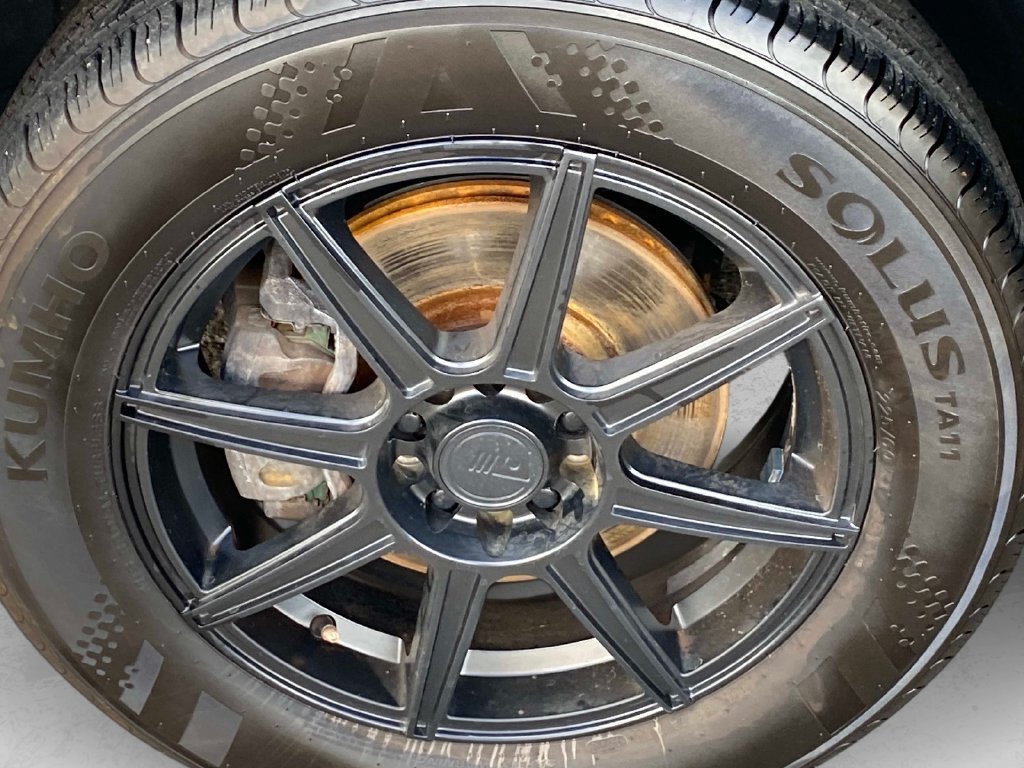 Used 2019 Black Jeep Latitude image 30