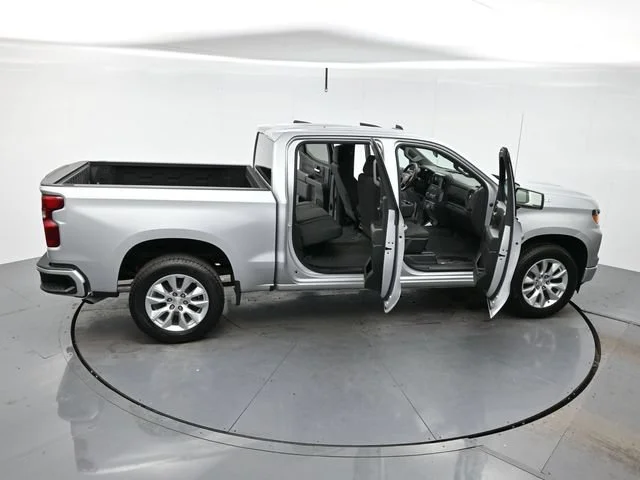 Used 2022 SILVER ICE METALLIC Chevrolet Custom image 43