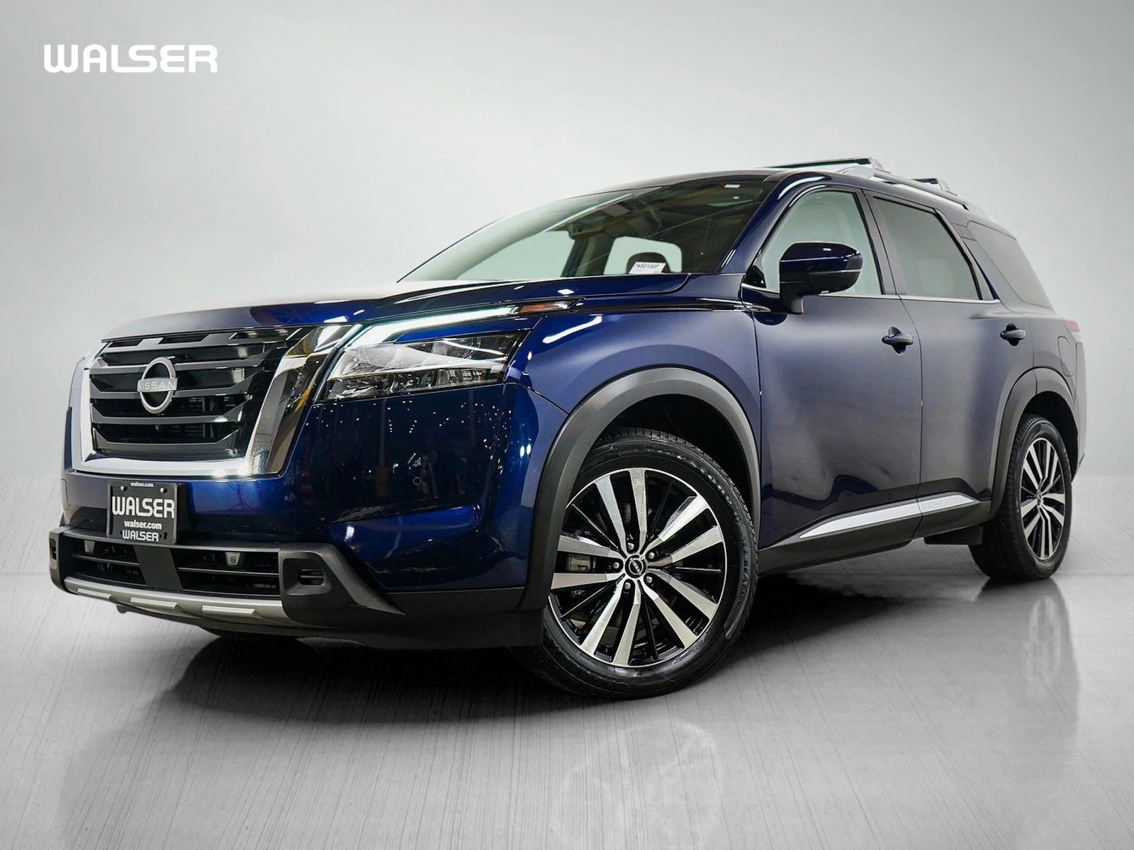 2023 Nissan Pathfinder Platinum 4WD's photo