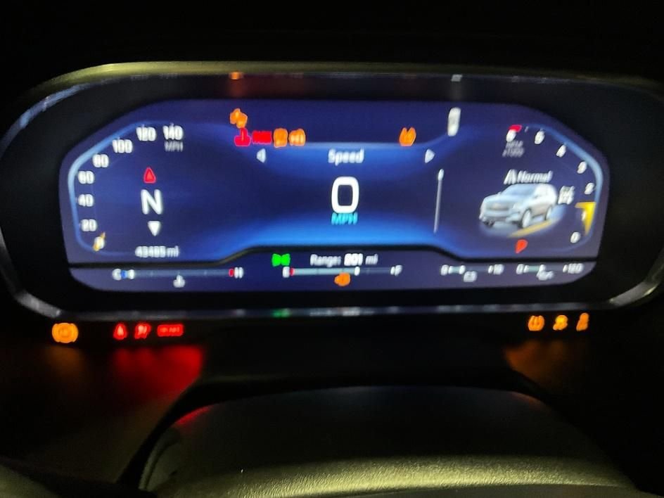Used 2023 White Chevrolet High Country image 6