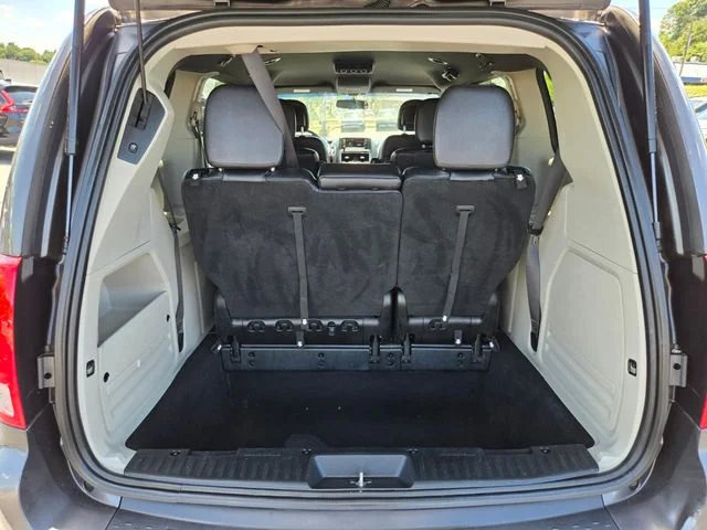 Used 2017 Gray Dodge SXT image 17