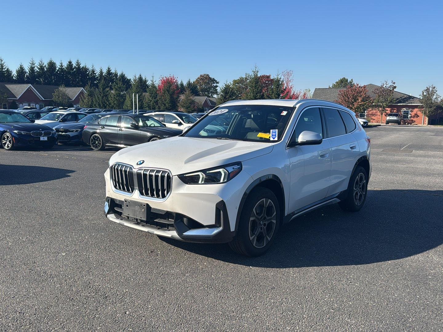 Used 2024 Mineral White Metallic BMW xDrive28i image 7
