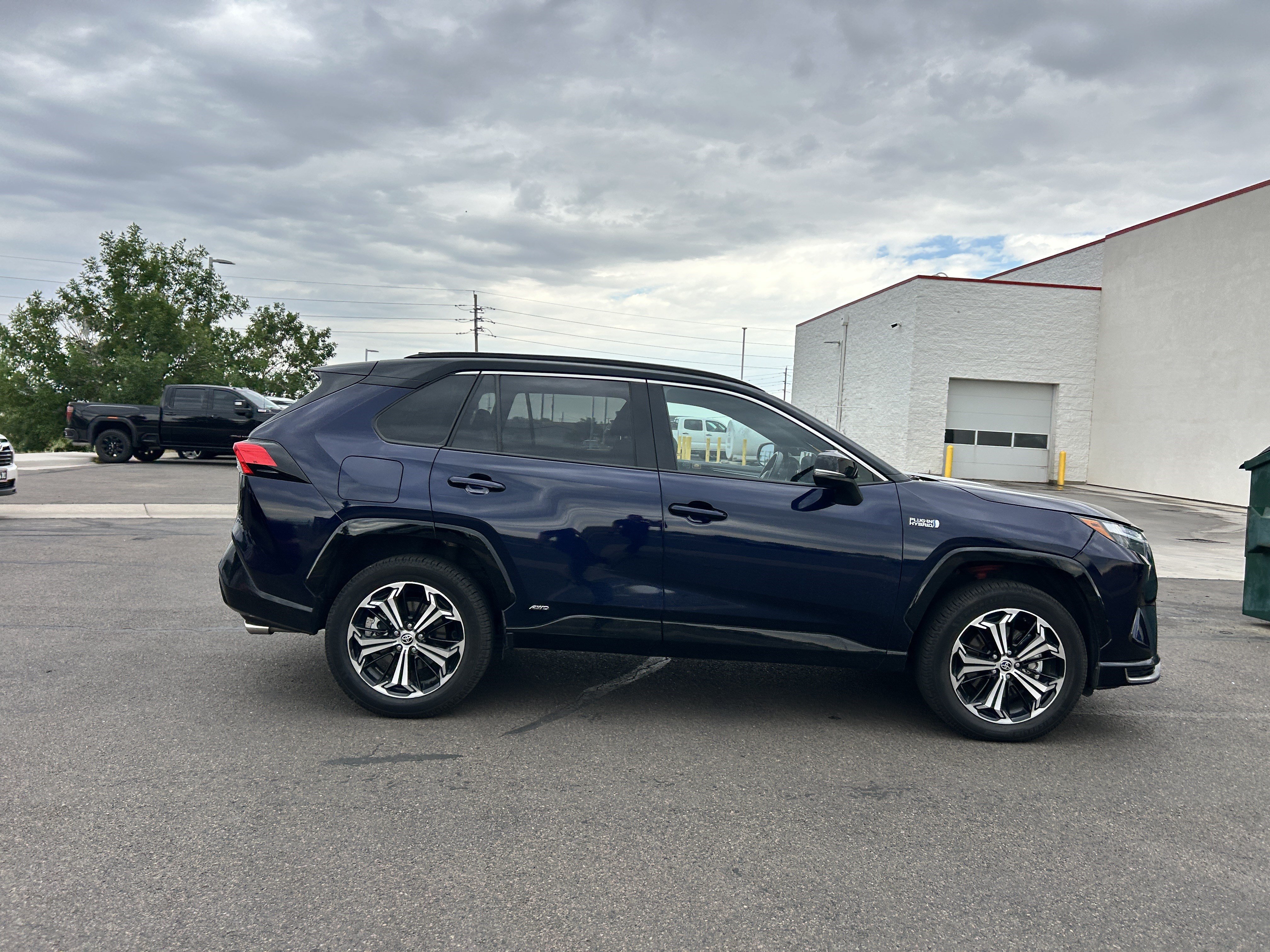 Used 2024 Wind Chill Pearl Toyota Hybrid XLE Premium image 6
