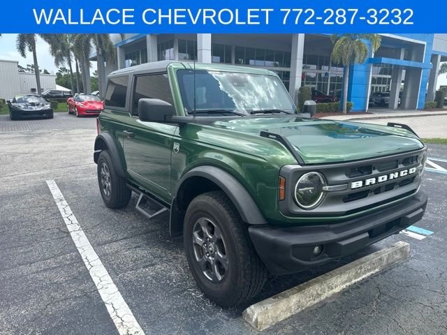 Used 2022 Green Ford  image 1