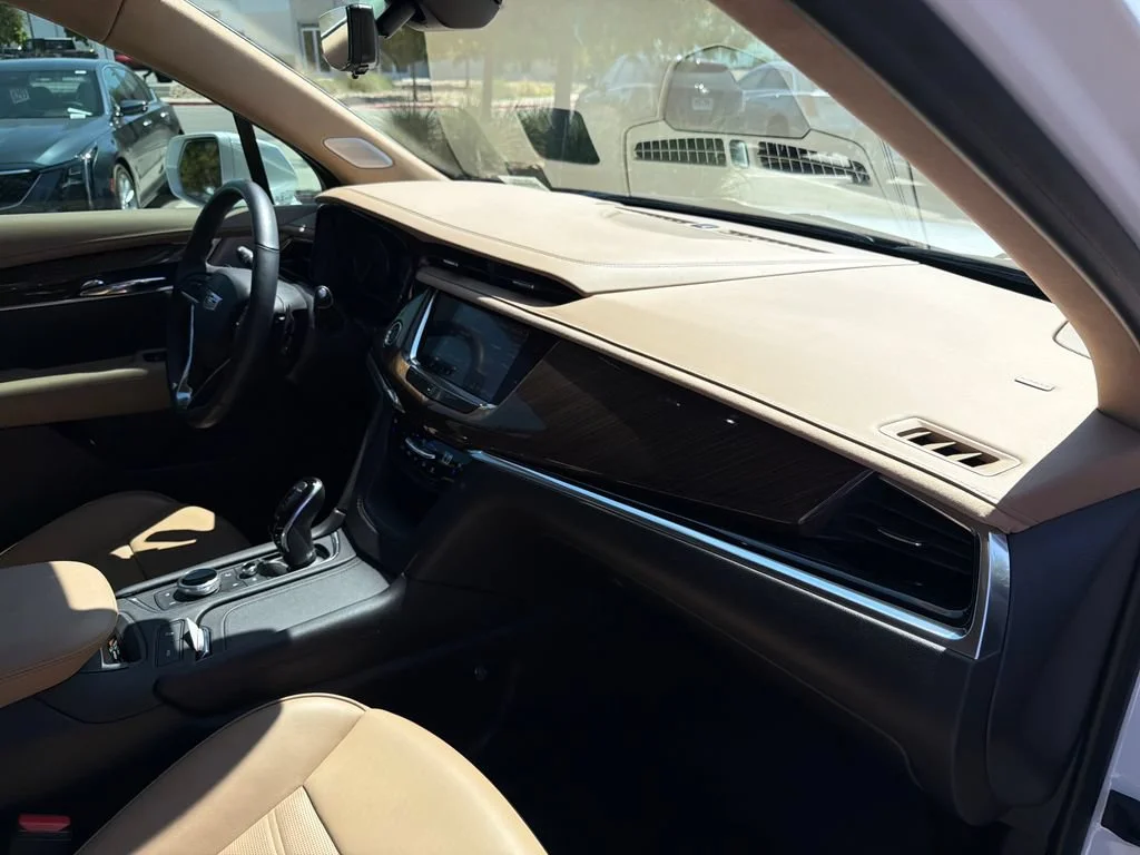 Used 2020 CRYSTAL WHITE TRICOAT Cadillac AWD Premium Luxury image 40