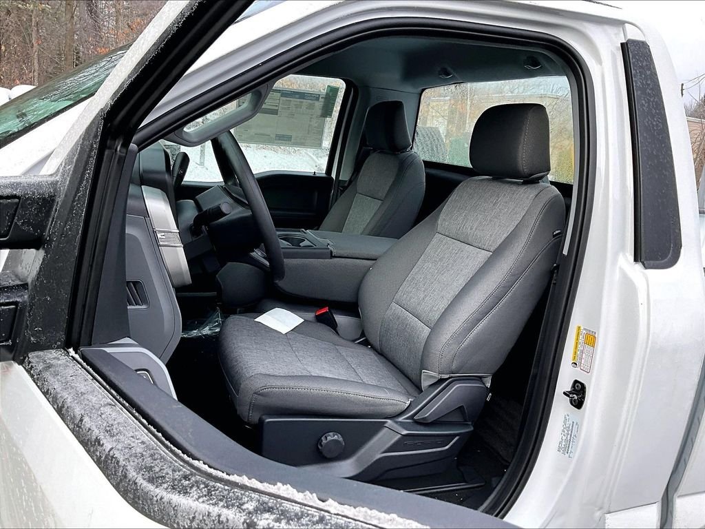 New 2026 Oxford White Ford XL image 9