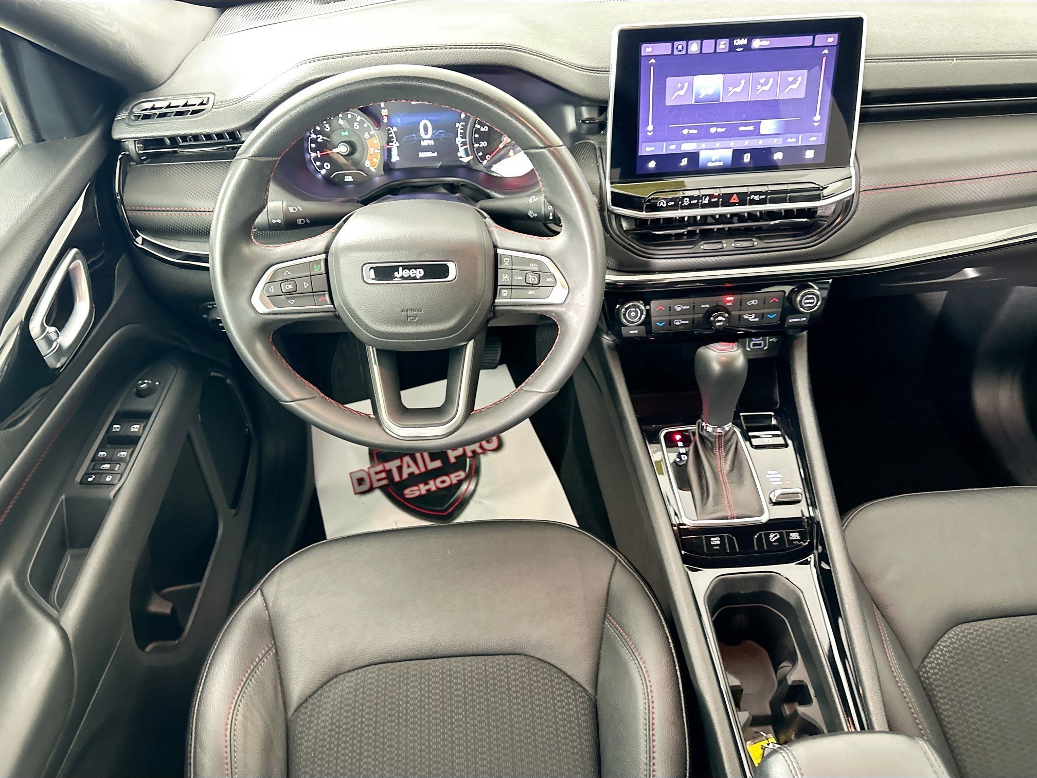 Used 2024 Hydro Blue Pearlcoat Jeep Trailhawk image 29