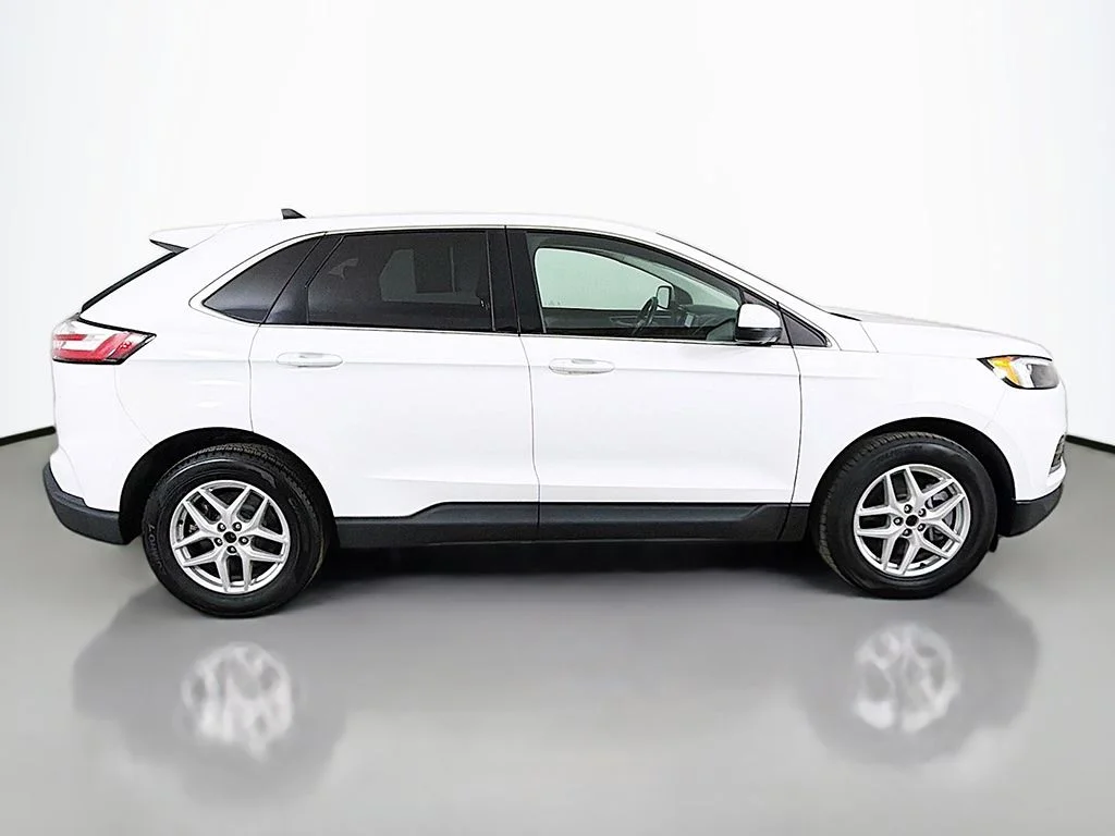 Used 2023 Oxford White Ford SEL image 14
