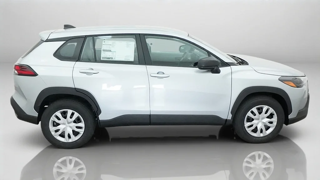 New 2026 Sonic Silver Toyota L image 7