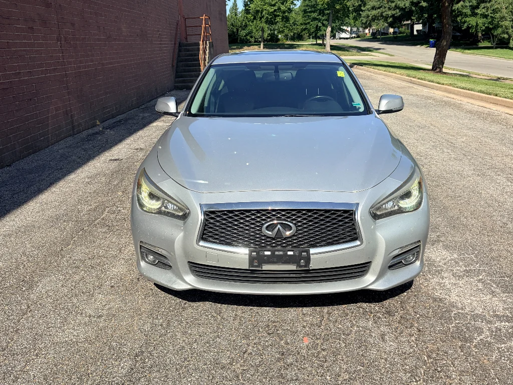 Used 2015 Liquid Platinum INFINITI Premium image 8