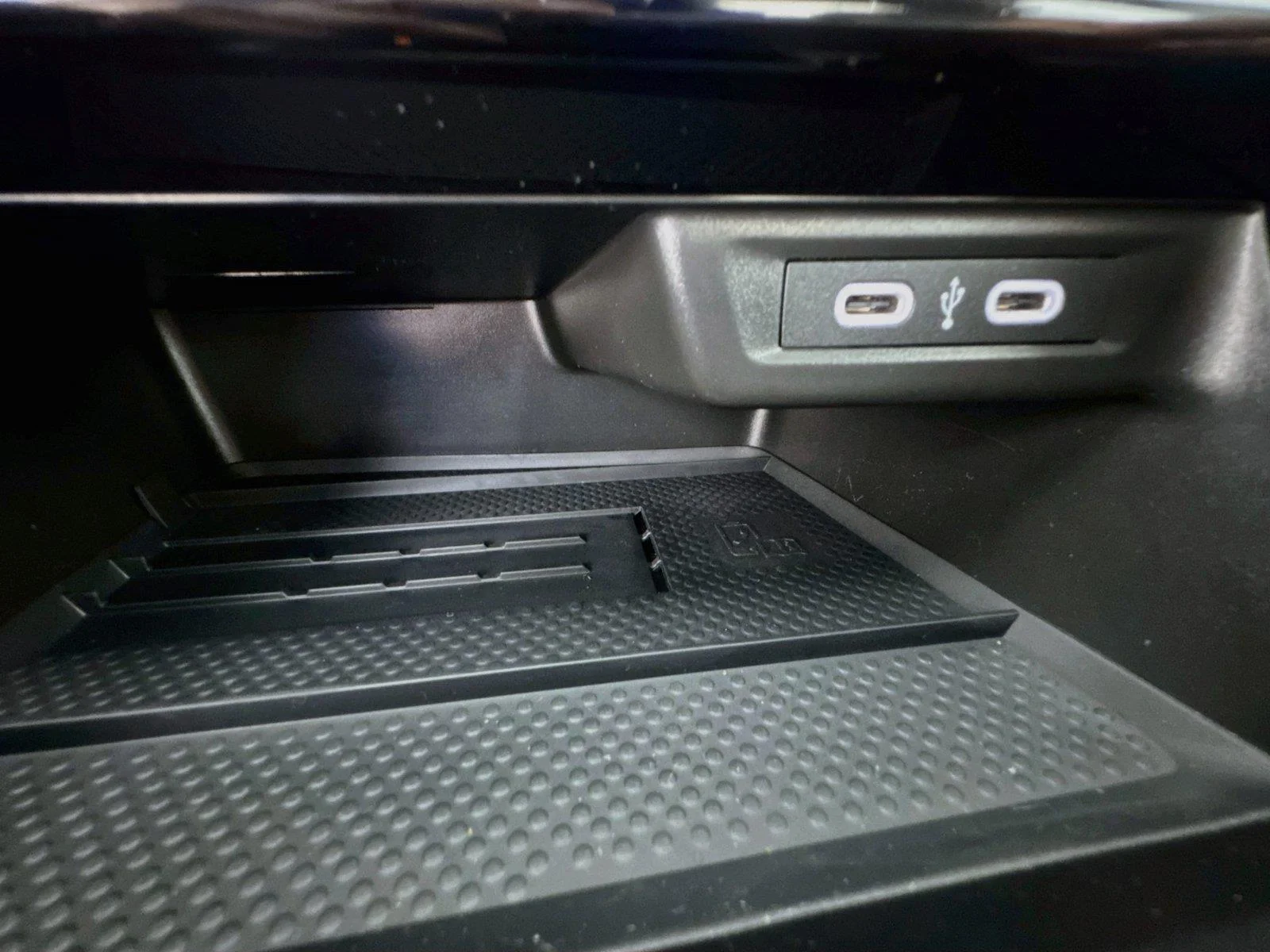 New 2027 Deep Black Pearl Volkswagen SE image 32