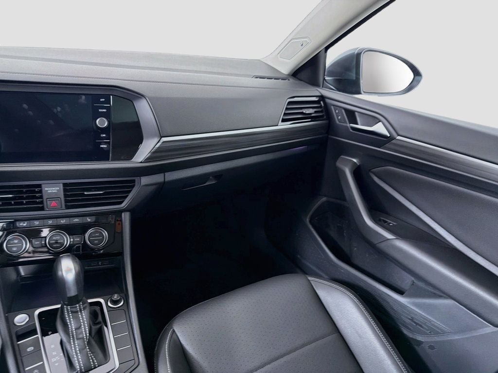 Used 2021 Platinum Gray Metallic Volkswagen SEL Automatic image 24
