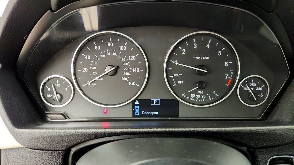 Used 2016 Melbourne Red Metallic BMW Sdn 320i xDrive AWD w/ Premium Pkg & Heated Seats image 12