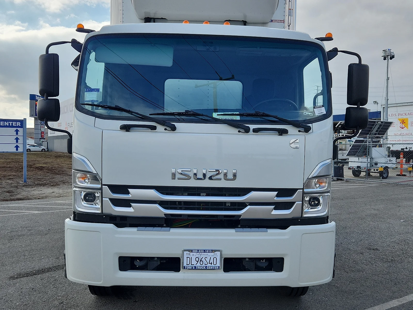 Used 2024 White Isuzu  image 8