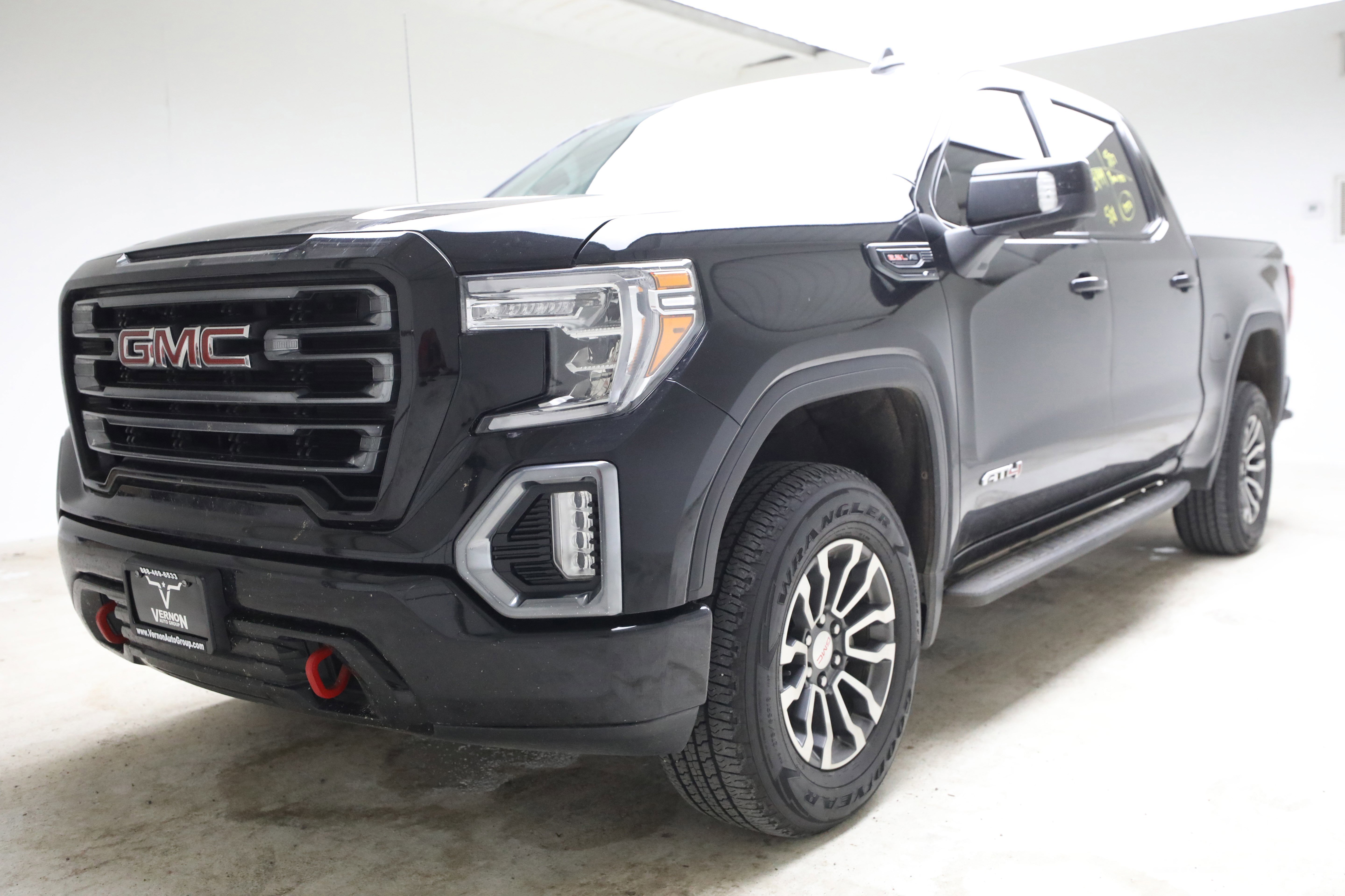 2022 GMC Sierra 4WD Crew Cab Short Box AT4's photo
