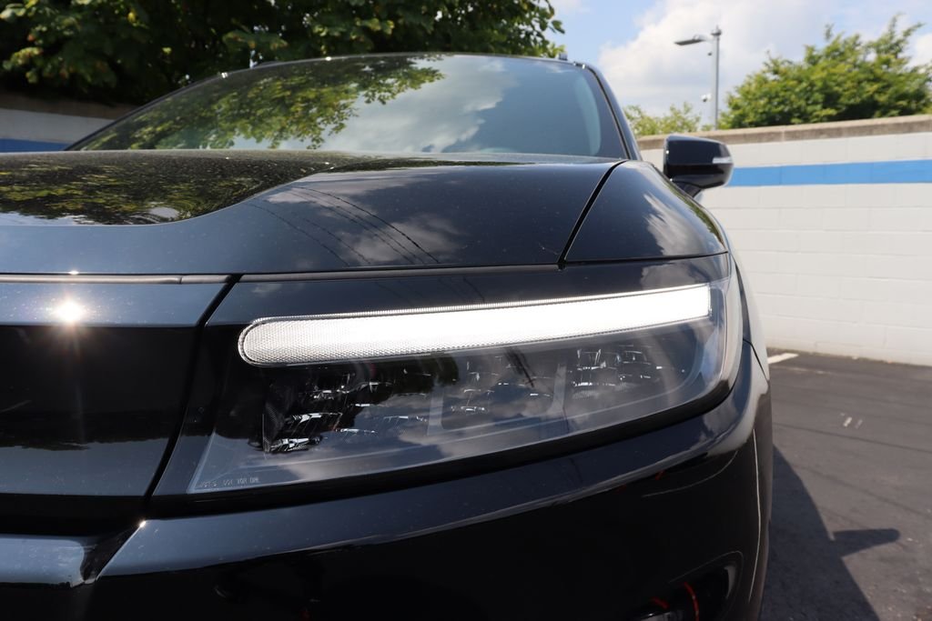 New 2026 Raven Black Honda Touring image 9