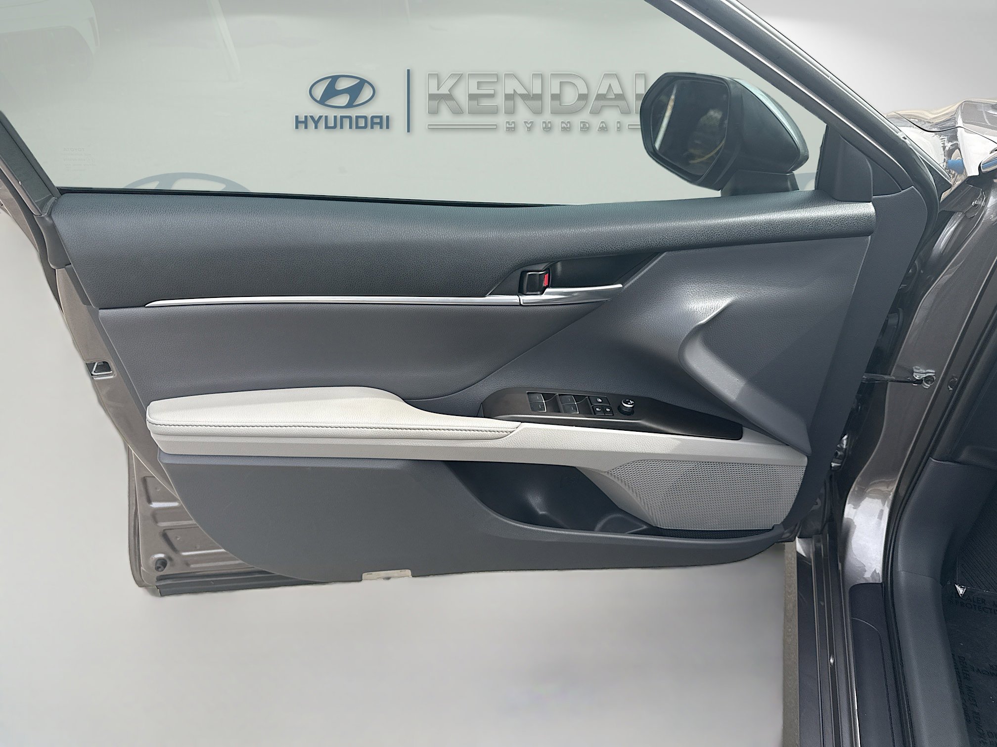 Used 2023 Predawn Gray Mica Toyota XLE image 16