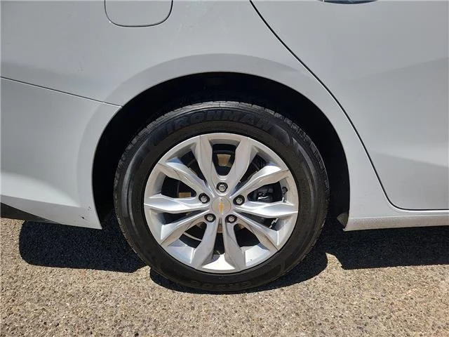 Used 2024 Summit White Chevrolet 1LT image 6