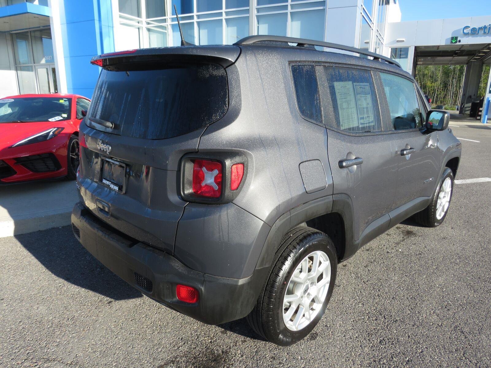 Used 2023 Graphite Gray Jeep Latitude image 7