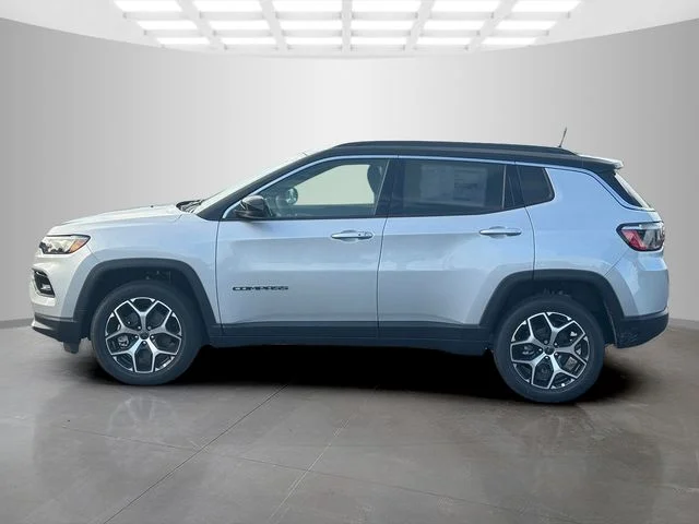 New 2026 Silver Zynith Metallic Clear-Coat Exterior Paint Jeep Limited image 4