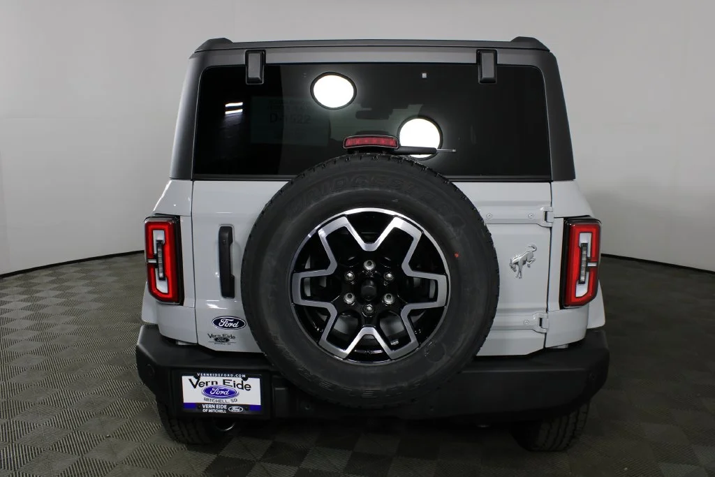 New 2026 Avalanche Gray Ford Outer Banks image 6