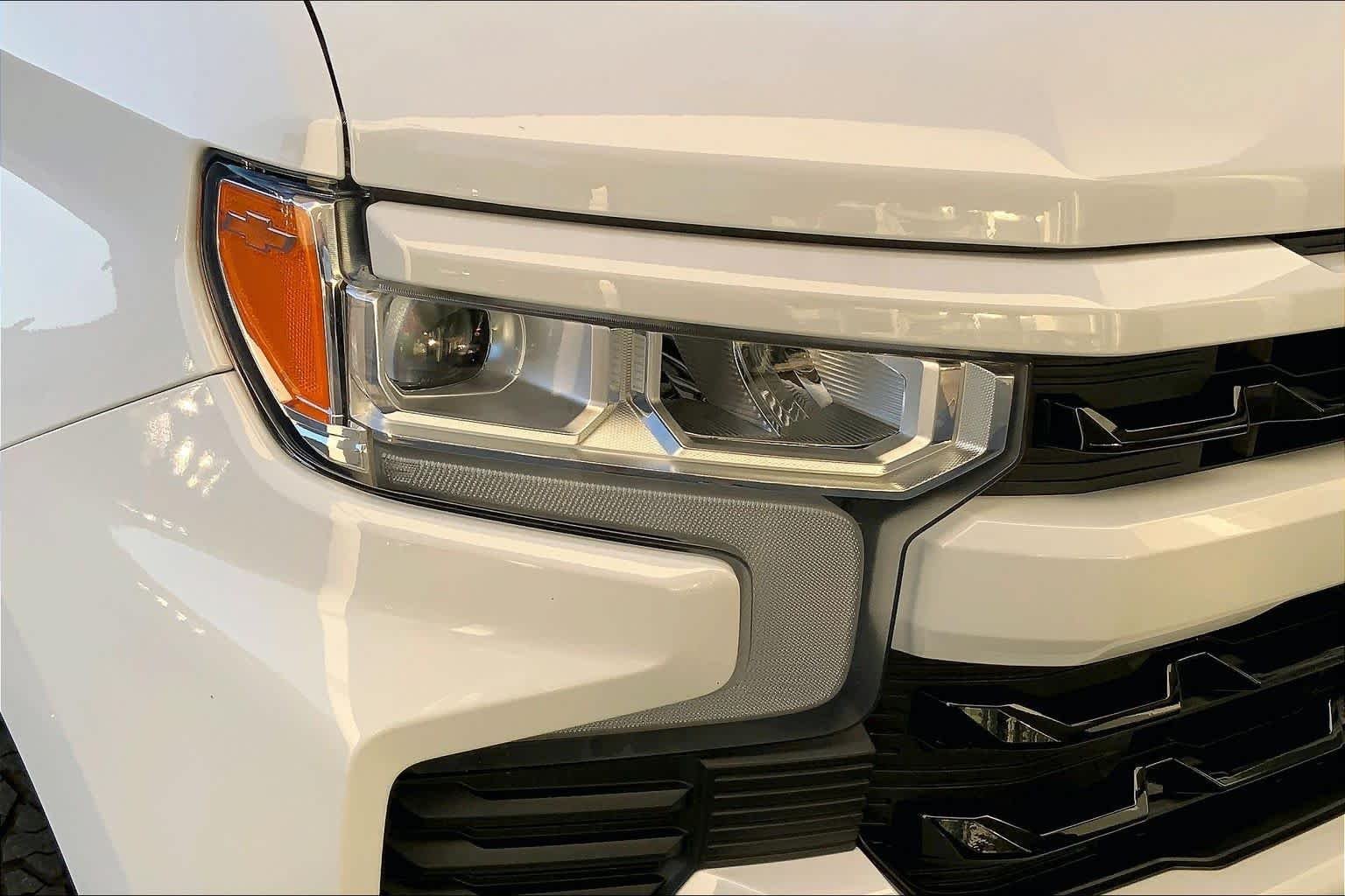 Used 2024 Summit White Chevrolet RST image 24