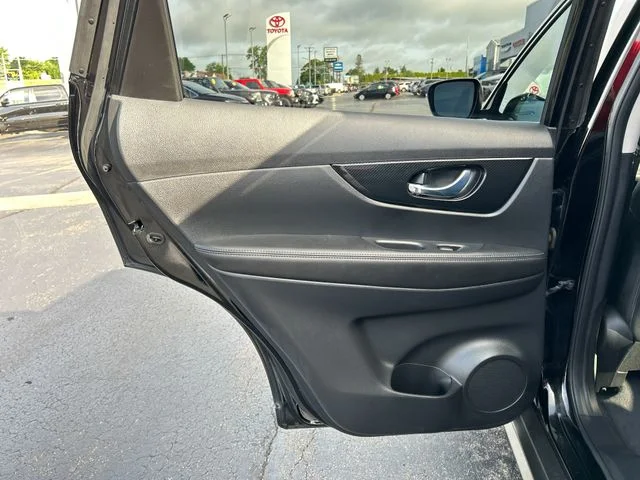Used 2018 Magnetic Black Nissan SL image 18