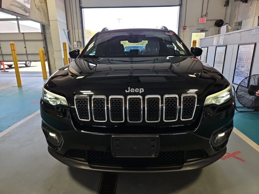 Used 2019 Black Jeep Latitude Plus image 5