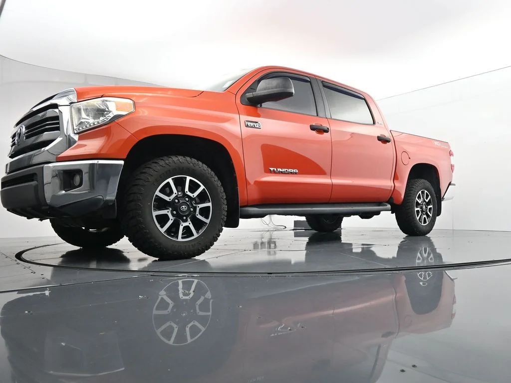 Used 2017 Red Toyota SR5 image 35
