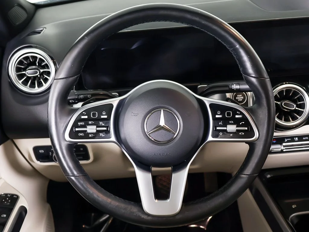 Used 2022 Polar White Mercedes-Benz GLB 250 image 39