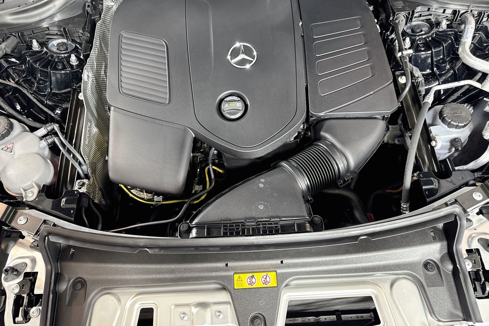 New 2026 Black Mercedes-Benz GLC 300 image 28