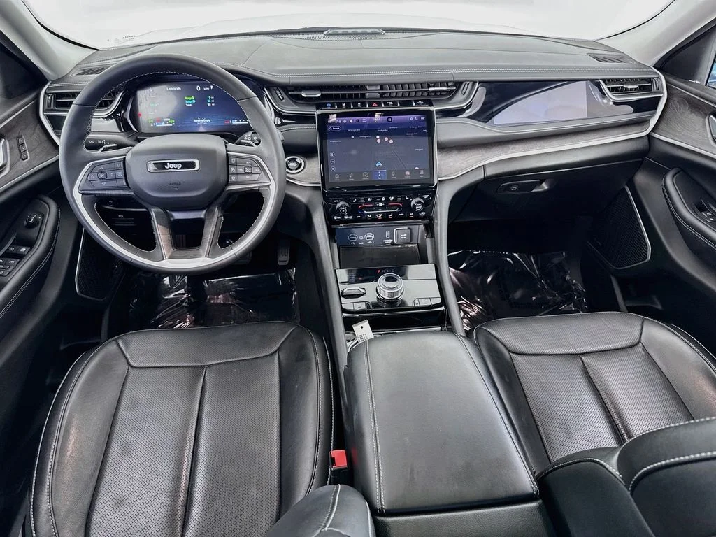 Used 2022 White Jeep 4xe image 24