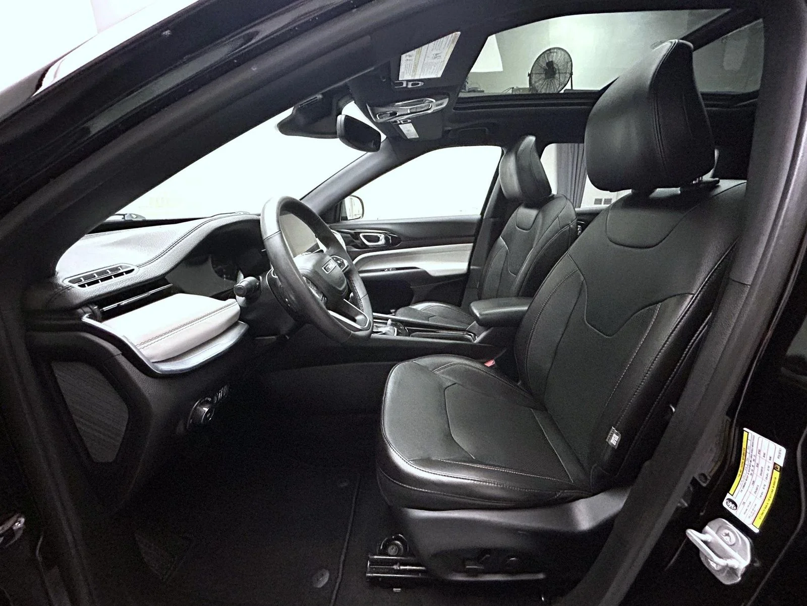 Used 2023 Black Jeep Limited image 10