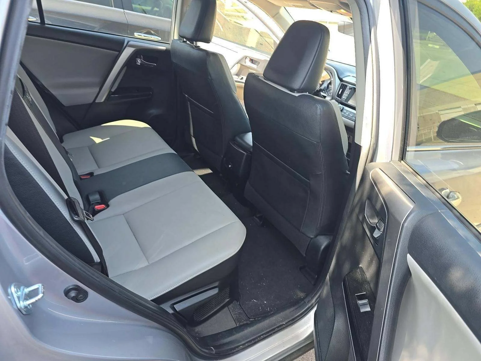 Used 2017 Silver Sky Metallic Toyota Limited image 11