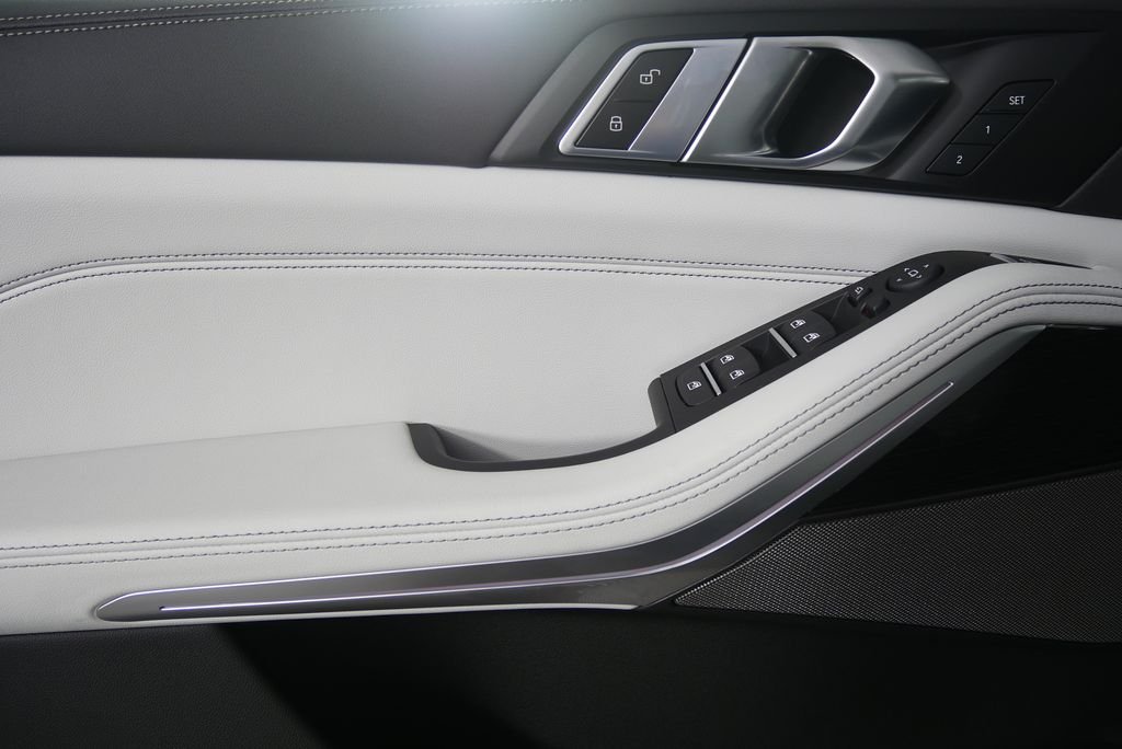 Used 2026 Skyscraper Grey Metallic BMW xDrive50e image 9