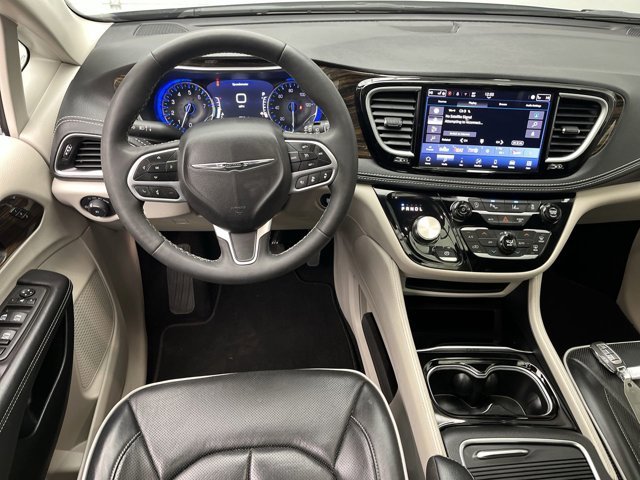 2024 Chrysler Pacifica Limited - Photo 16