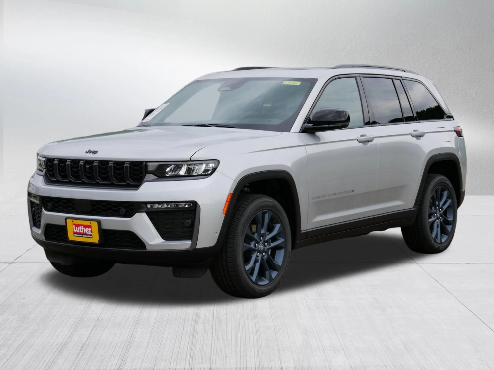 New 2026 Silver Zynith Exterior Paint Jeep 85th Anniversary Edition image 4