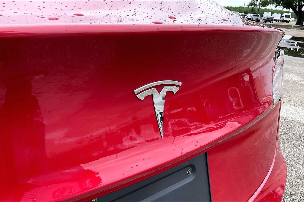 Used 2018  Tesla Long Range image 25