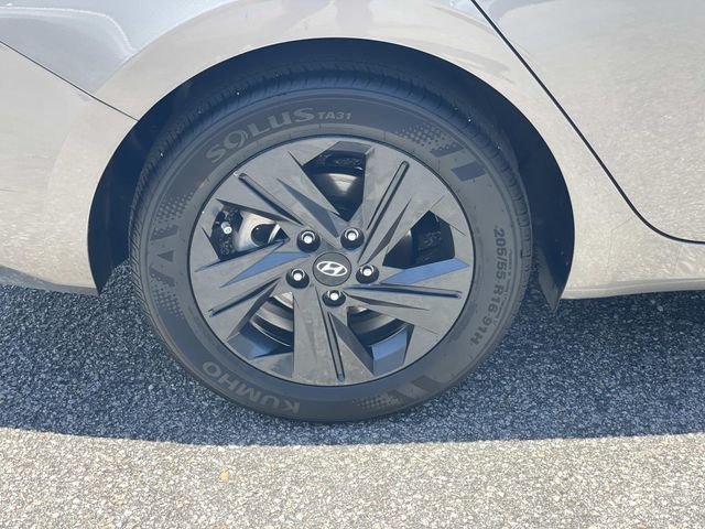 Used 2021  Hyundai SEL image 6