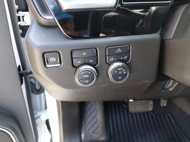 Used 2025 White Chevrolet LT image 13