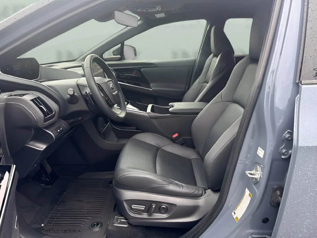 Used 2023 Gray Subaru Touring image 9