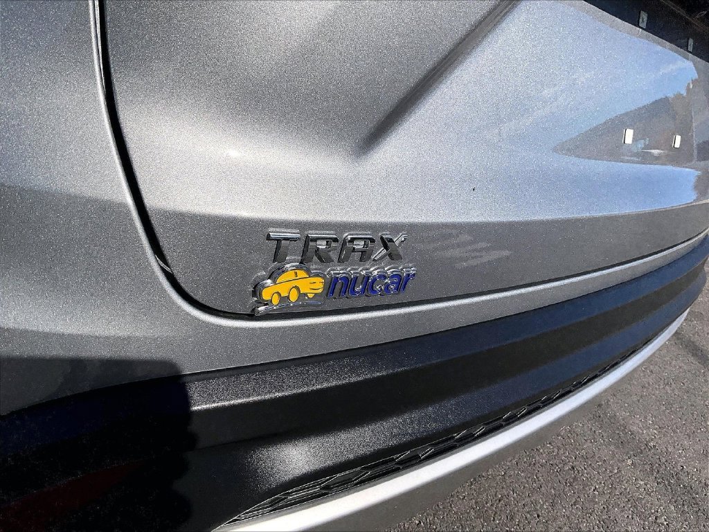 Used 2024 Gray Chevrolet LT image 27