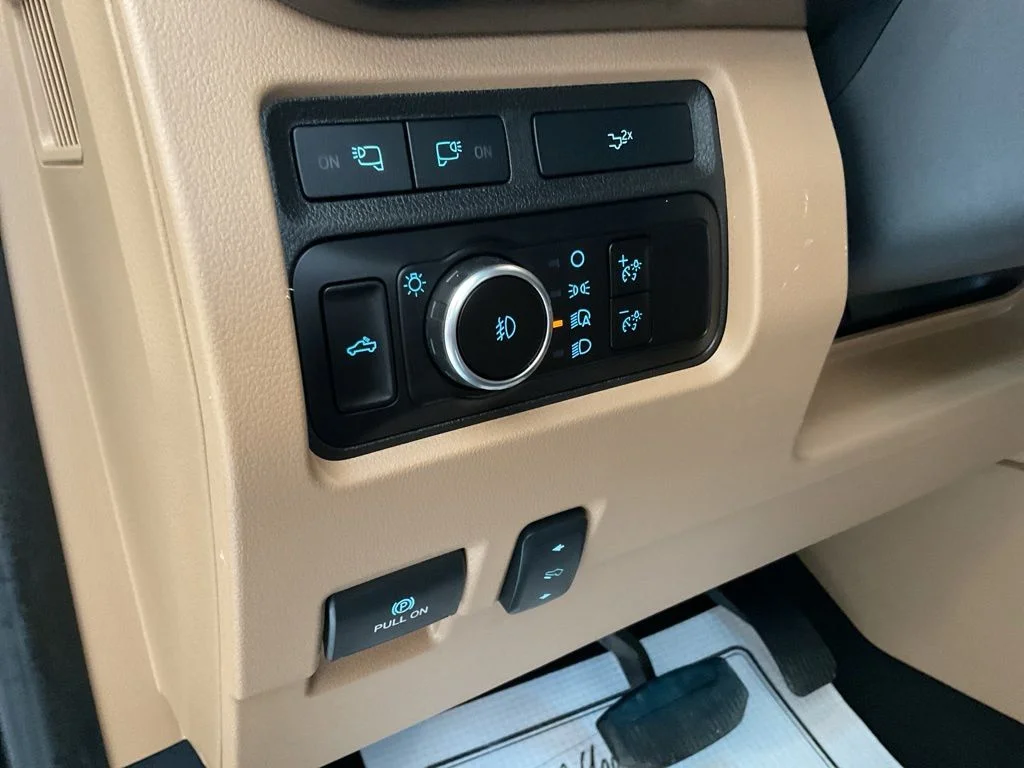 Used 2023 Stone Gray Metallic Ford Lariat image 10