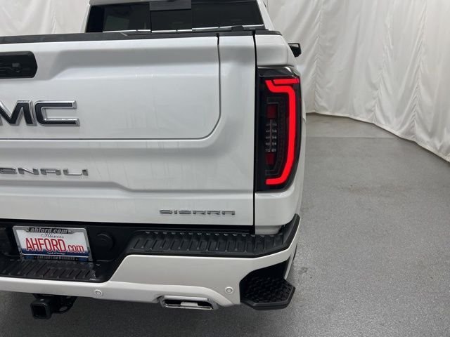 Used 2025 White GMC Denali Ultimate image 6